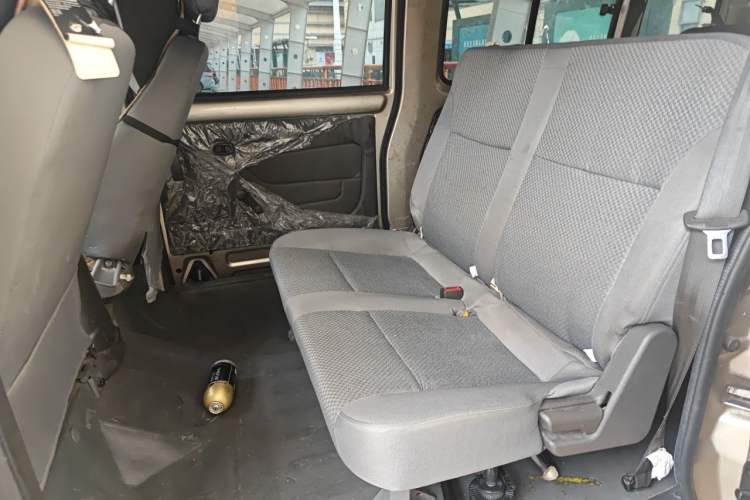 Used Wuling Rongguang EV 2020 Basic Version 7-Seater 300 km Left Rear Seat