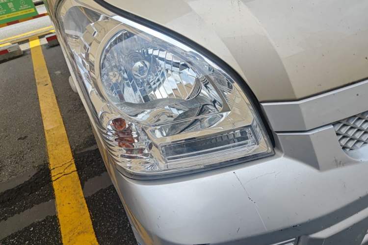 Used Wuling Rongguang EV 2020 Basic Version 7-Seater 300 km Right Front Headlight