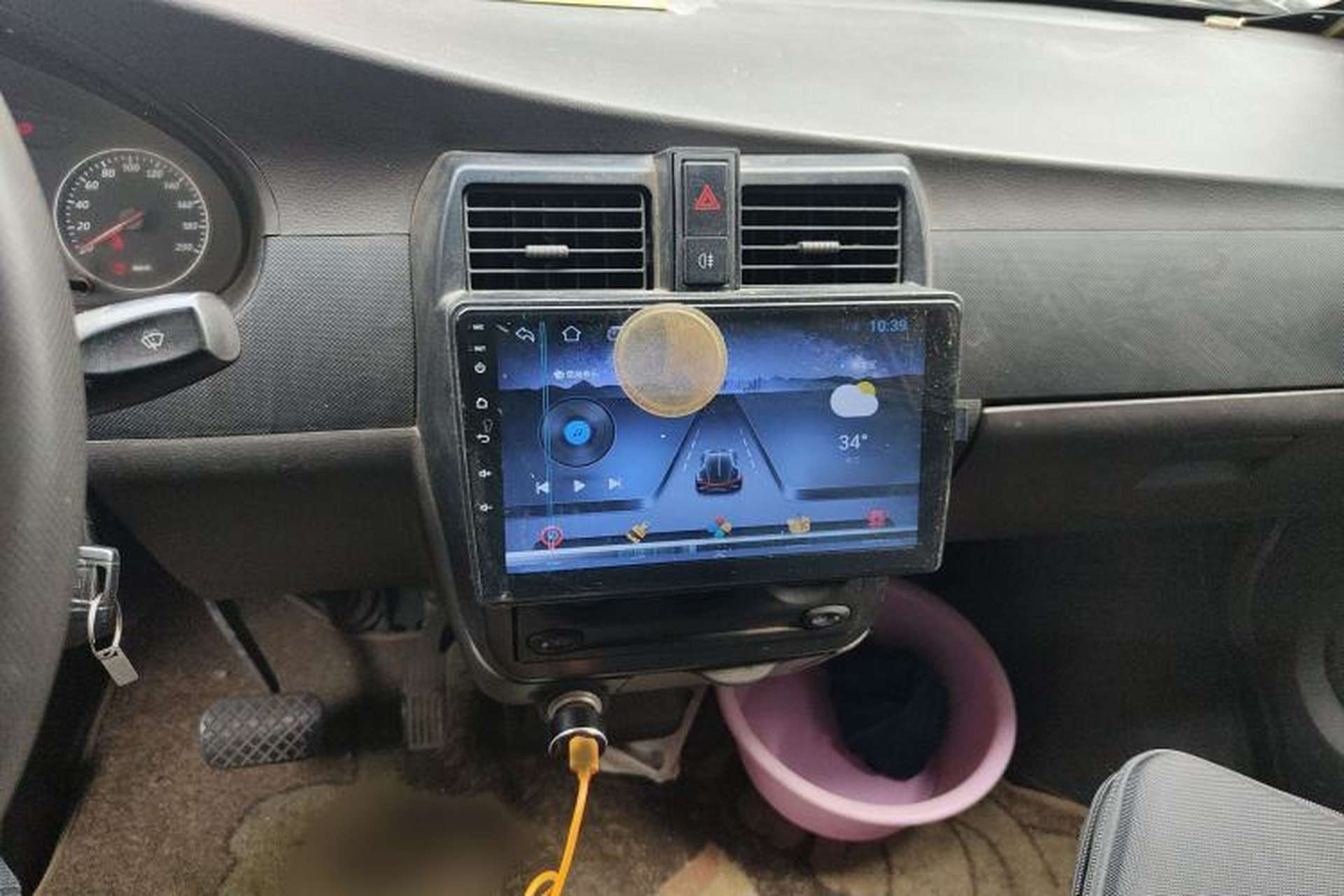 Used Wuling Rongguang EV 2020 Enclosed Window Version Base Model 2 Seats 300 KM Audio And AC Panel