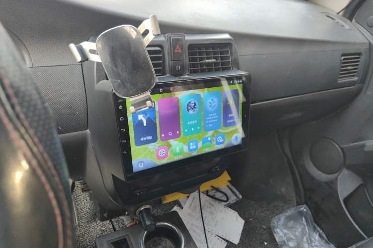 Used Wuling Rongguang EV 2020 Basic Version 7-Seater 300 km Audio And AC Panel