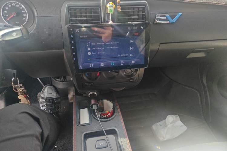 Used Wuling Rongguang EV 2020 Basic Version 7-Seater 300 km Audio And AC Panel
