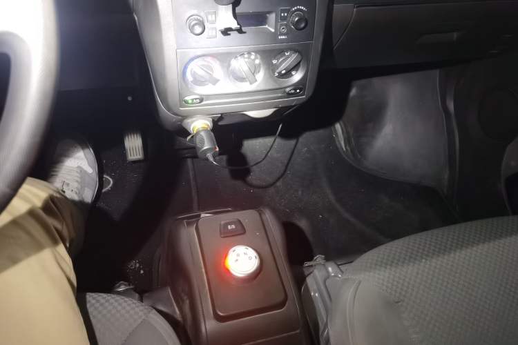 Used Wuling Rongguang EV 2020 Basic Version 7-Seater 300 km Audio And AC Panel
