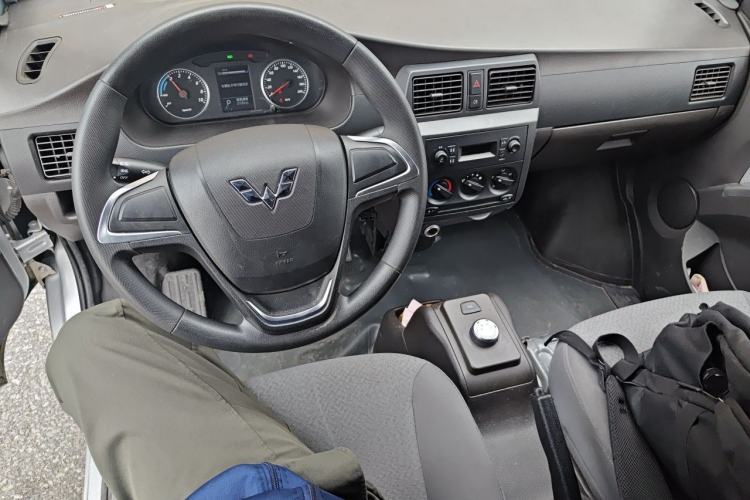 Used Wuling Rongguang EV 2020 Enclosed Window Version Base Model 2 Seats 300 KM Center Console