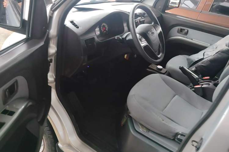 Used Wuling Rongguang EV 2020 Basic Version 7-Seater 300 km Driver Seat