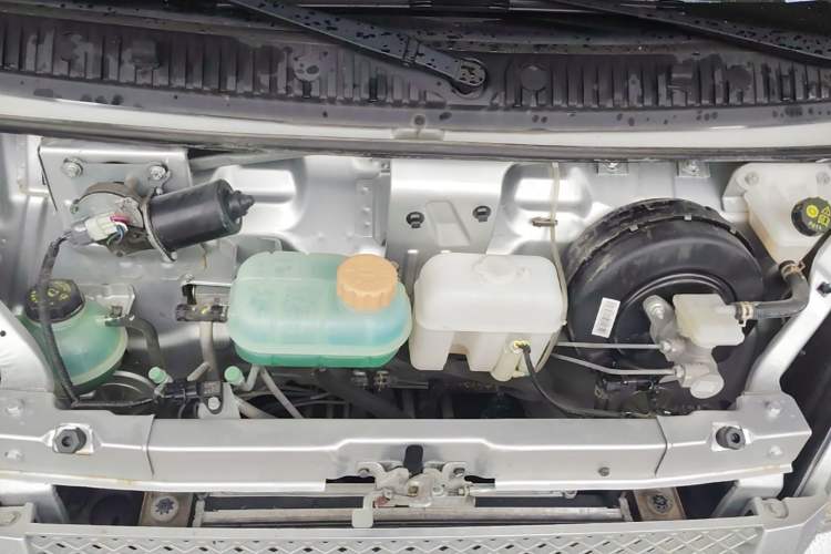 Used Wuling Rongguang EV 2020 Basic Version 7-Seater 300 km Engine Bay