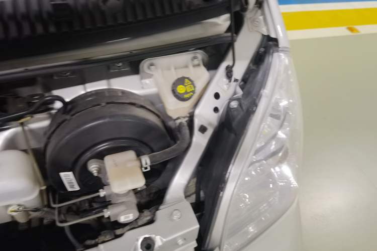 Used Wuling Rongguang EV 2020 Basic Version 7-Seater 300 km Engine Bay Left