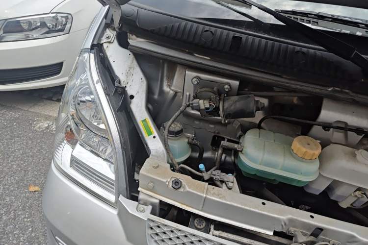 Used Wuling Rongguang EV 2020 Enclosed Window Version Base Model 2 Seats 300 KM Engine Bay Right