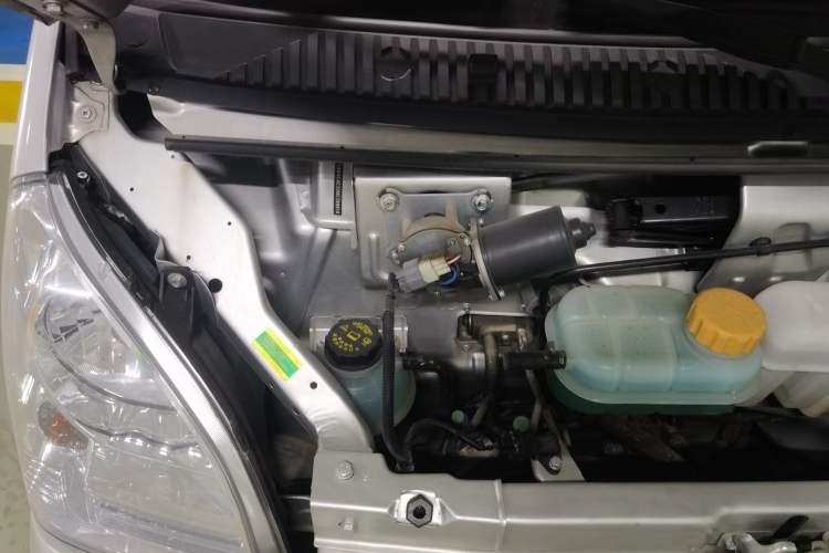 Used Wuling Rongguang EV 2020 Basic Version 7-Seater 300 km Engine Bay Right
