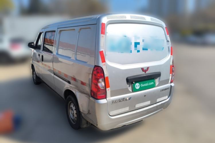 Used Wuling Rongguang EV 2020 Window-Sealed Basic Version 5 Seats 300 KM Exterior 3