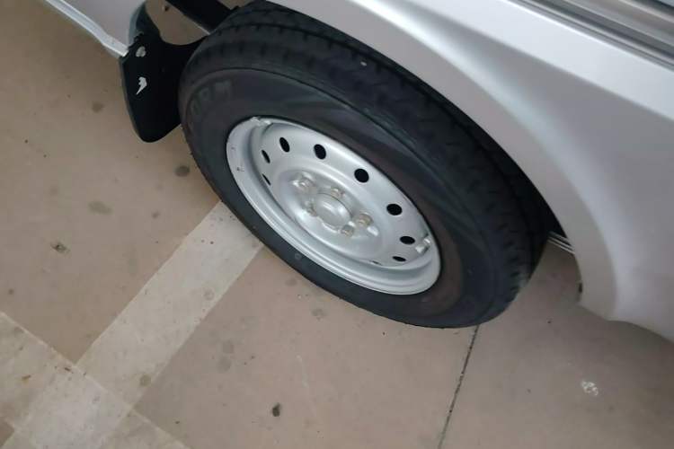 Used Wuling Rongguang EV 2020 Basic Version 7-Seater 300 km Exterior 5