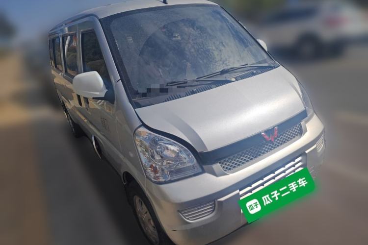Used Wuling Rongguang EV 2020 Basic Version 7-Seater 300 km Front Right 45 Deg