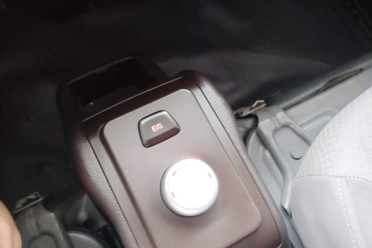 Used Wuling Rongguang EV 2020 Basic Version 7-Seater 300 km Gear Lever
