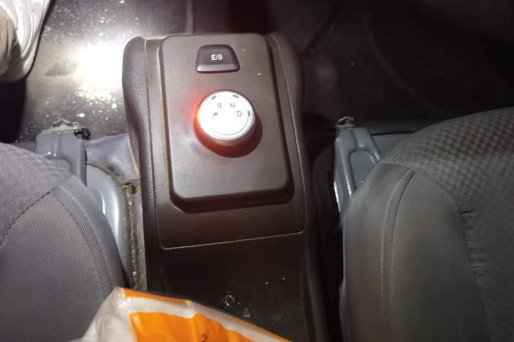 Used Wuling Rongguang EV 2020 Basic Version 7-Seater 300 km Gear Lever
