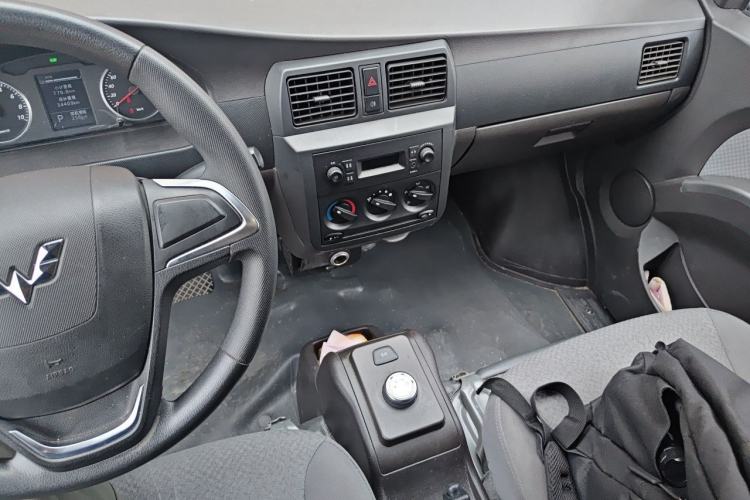 Used Wuling Rongguang EV 2020 Enclosed Window Version Base Model 2 Seats 300 KM Gear Lever