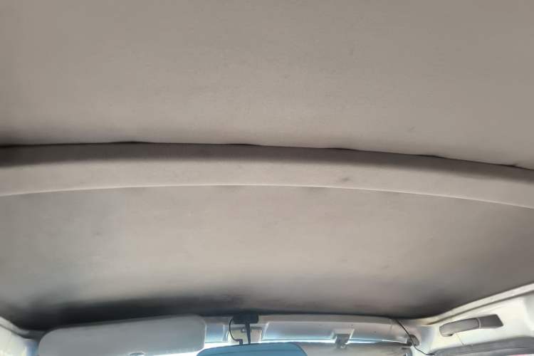 Used Wuling Rongguang EV 2020 Window-Sealed Basic Version 5 Seats 300 KM Headliner