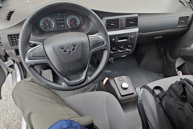 Used Wuling Rongguang EV 2020 Enclosed Window Version Base Model 2 Seats 300 KM Interior 2