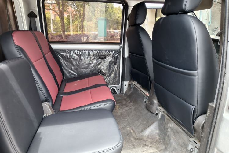 Used Wuling Rongguang EV 2020 Window-Sealed Basic Version 5 Seats 300 KM Interior 3