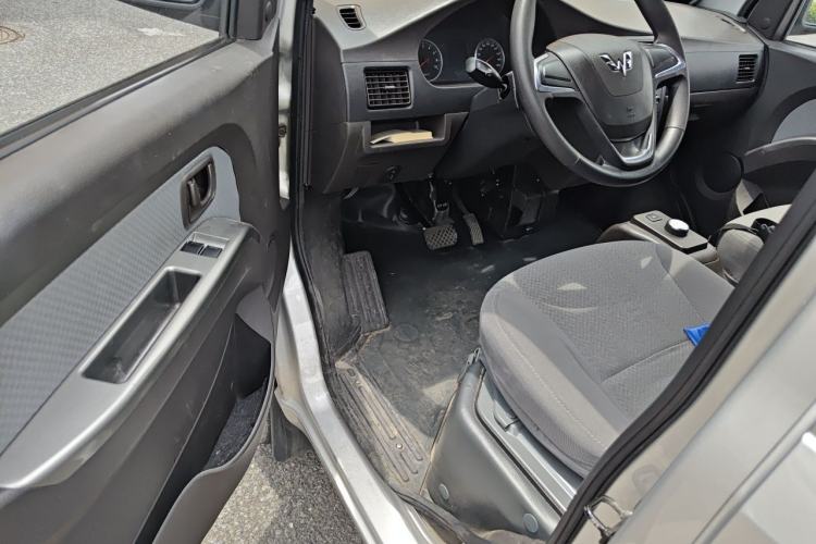 Used Wuling Rongguang EV 2020 Enclosed Window Version Base Model 2 Seats 300 KM Interior 3