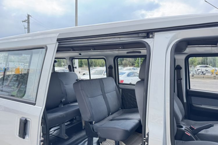 Used Wuling Rongguang EV 2020 Basic Version 7-Seater 300 km Interior 4