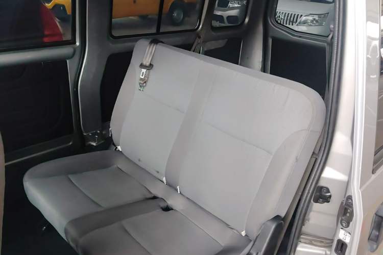 Used Wuling Rongguang EV 2020 Basic Version 7-Seater 300 km Left Rear Seat