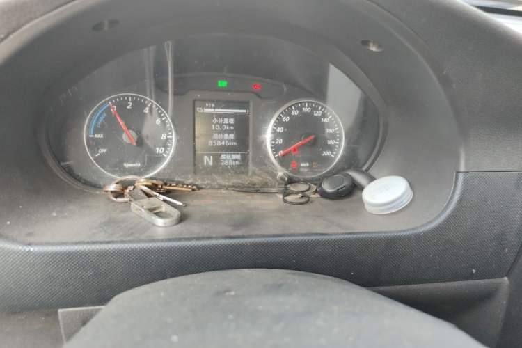 Used Wuling Rongguang EV 2020 Basic Version 7-Seater 300 km Odometer Close Up
