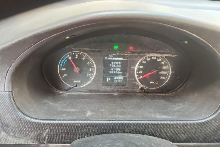 Used Wuling Rongguang EV 2020 Basic Version 7-Seater 300 km Odometer Close Up