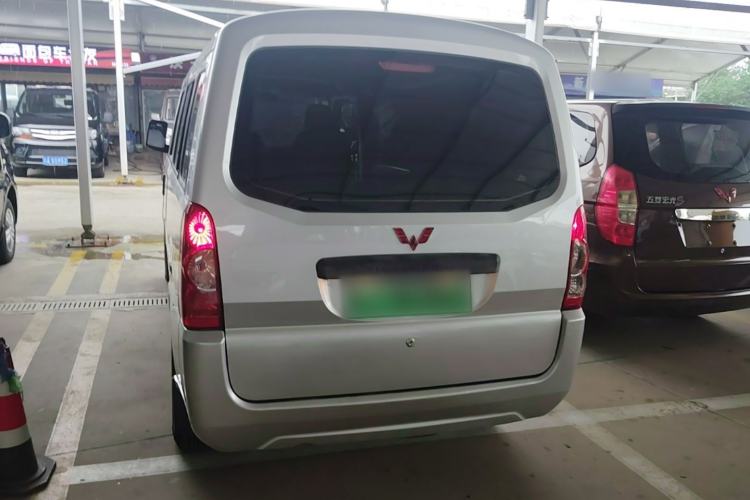 Used Wuling Rongguang EV 2020 Basic Version 7-Seater 300 km Rear