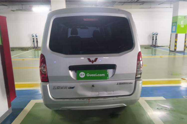 Used Wuling Rongguang EV 2020 Basic Version 7-Seater 300 km Rear