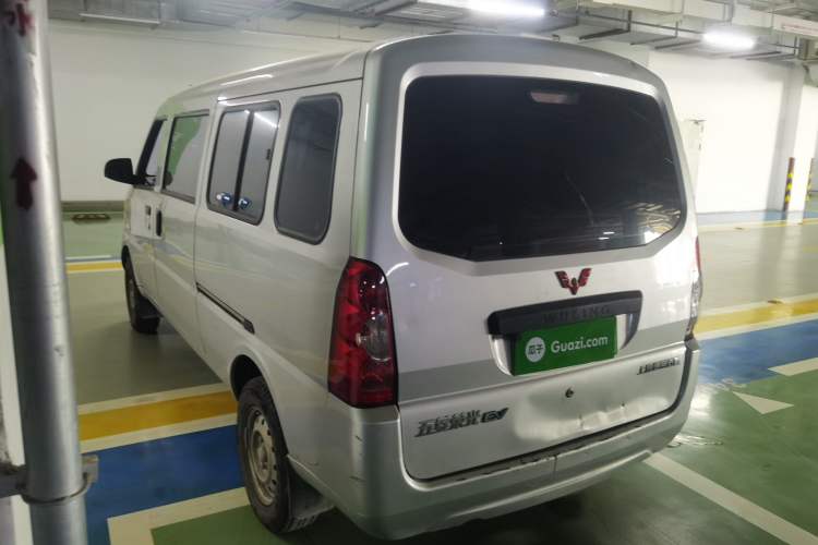 Used Wuling Rongguang EV 2020 Basic Version 7-Seater 300 km Rear Left 45 Deg