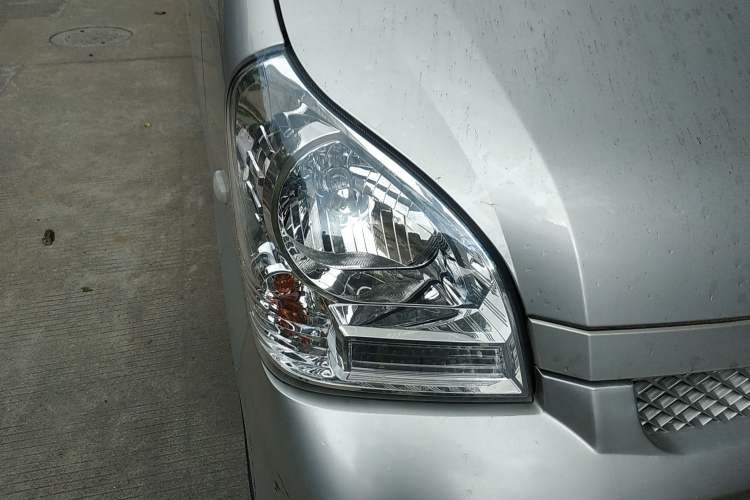 Used Wuling Rongguang EV 2020 Basic Version 7-Seater 300 km Right Front Headlight
