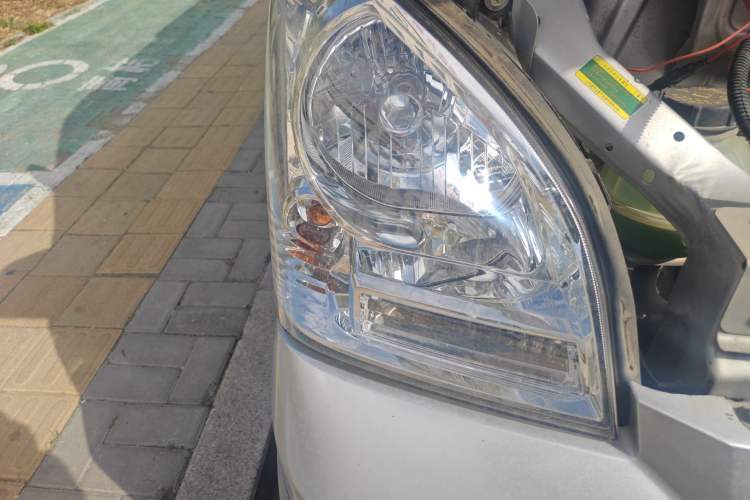 Used Wuling Rongguang EV 2020 Basic Version 7-Seater 300 km Right Front Headlight