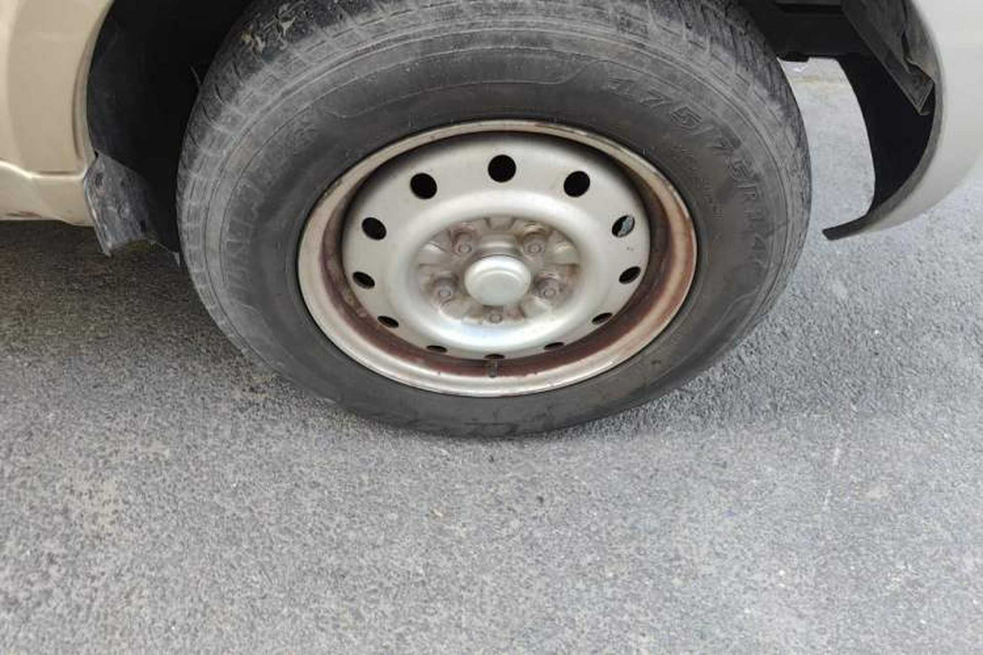 Used Wuling Rongguang EV 2020 Basic Version 7-Seater 300 km Right Front Wheel Hub