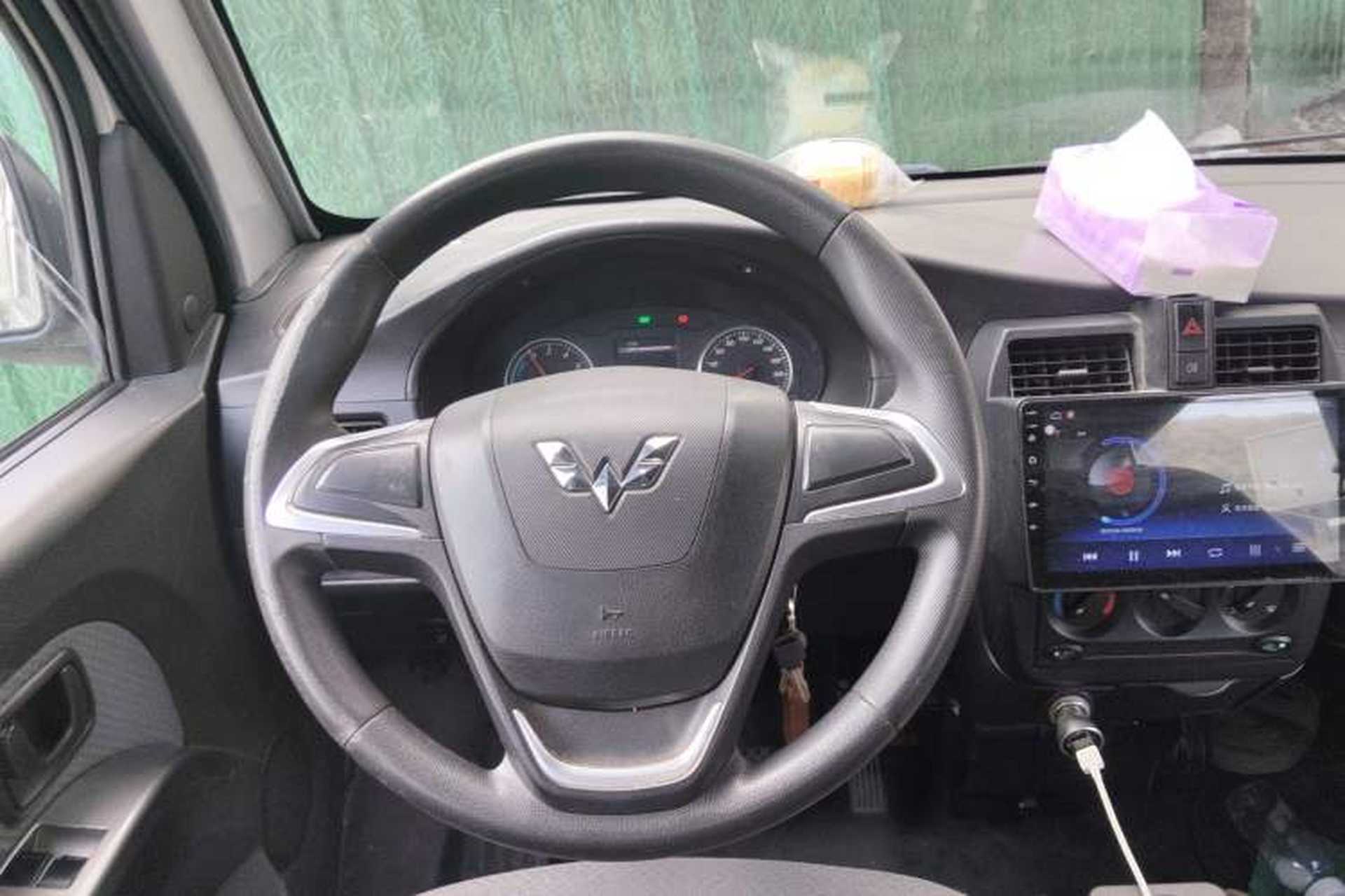 Used Wuling Rongguang EV 2020 Basic Version 7-Seater 300 km Steering Wheel