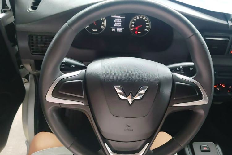 Used Wuling Rongguang EV 2020 Basic Version 7-Seater 300 km Steering Wheel