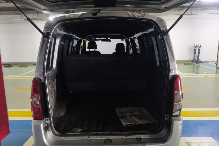 Used Wuling Rongguang EV 2020 Basic Version 7-Seater 300 km Trunk