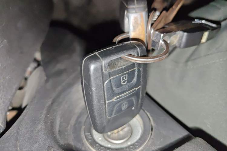 Used Wuling Rongguang EV 2020 Enclosed Window Version Base Model 2 Seats 300 KM Vehicle Key