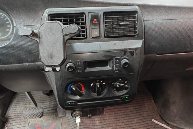 Used Wuling Rongguang EV 2020 Enclosed Window Version Base Model 2 Seats 300 KM Audio And AC Panel