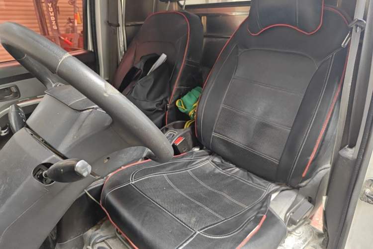 Used Wuling Rongguang EV 2020 Enclosed Window Version Base Model 2 Seats 300 KM Left Front Seat