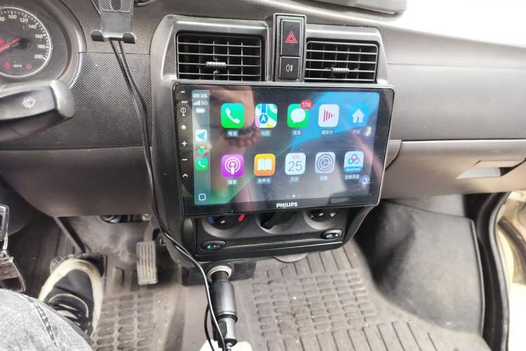 Used Wuling Rongguang EV 2020 Basic Version 7-Seater 300 km Audio And AC Panel