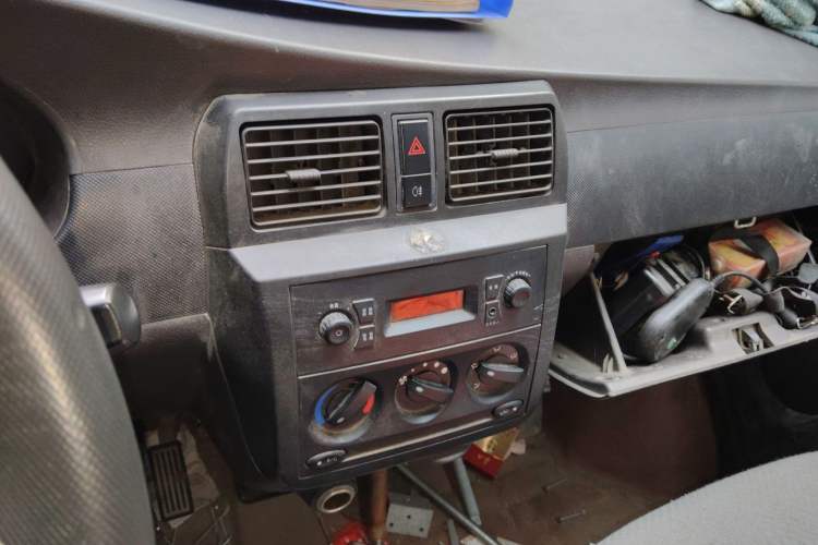 Used Wuling Rongguang EV 2020 Enclosed Window Version Base Model 2 Seats 300 KM Audio And AC Panel