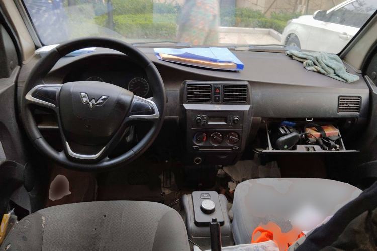 Used Wuling Rongguang EV 2020 Enclosed Window Version Base Model 2 Seats 300 KM Center Console