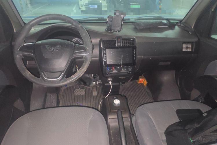 Used Wuling Rongguang EV 2020 Basic Version 7-Seater 300 km Center Console