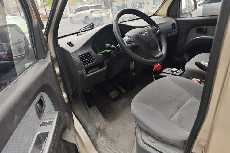 Used Wuling Rongguang EV 2020 Basic Version 7-Seater 300 km Driver Seat