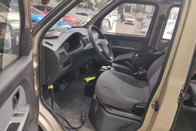 Used Wuling Rongguang EV 2020 Basic Version 7-Seater 300 km Driver Seat