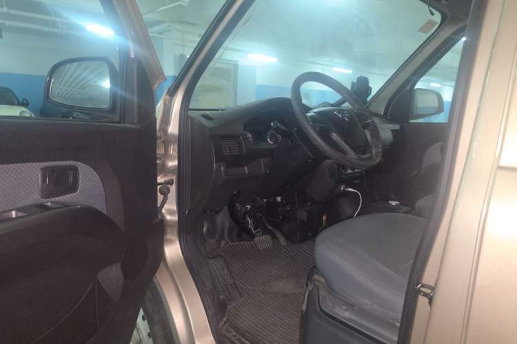 Used Wuling Rongguang EV 2020 Basic Version 7-Seater 300 km Driver Seat