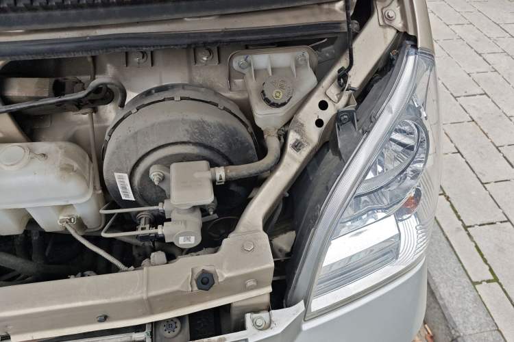 Used Wuling Rongguang EV 2020 Basic Version 7-Seater 300 km Engine Bay Left