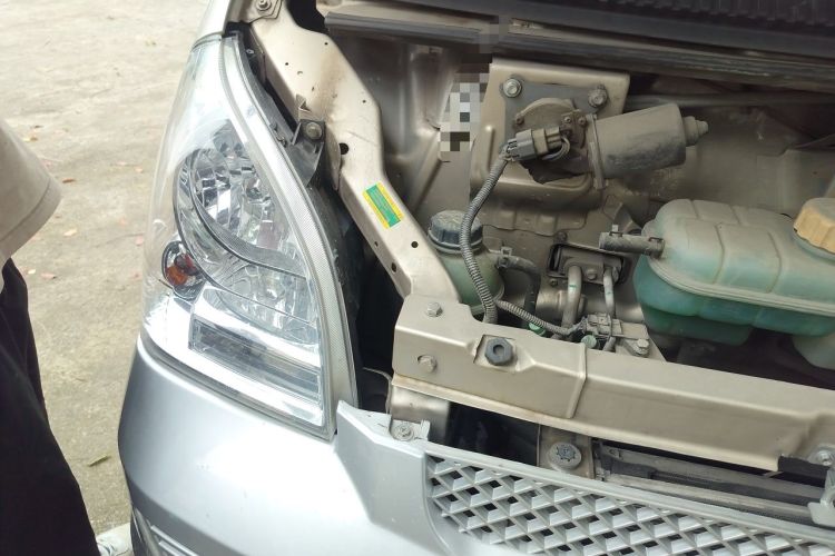 Used Wuling Rongguang EV 2020 Basic Version 7-Seater 300 km Engine Bay Right