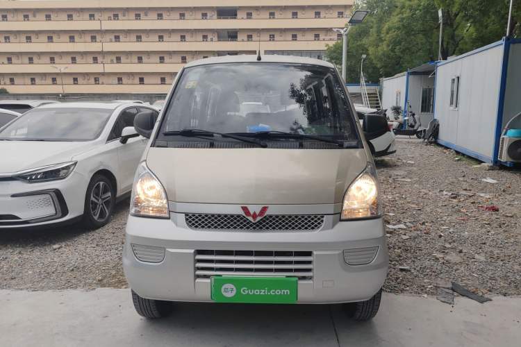 Used Wuling Rongguang EV 2020 Basic Version 7-Seater 300 km Front