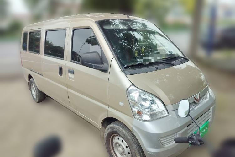 Used Wuling Rongguang EV 2020 Basic Version 7-Seater 300 km Front Right 45 Deg