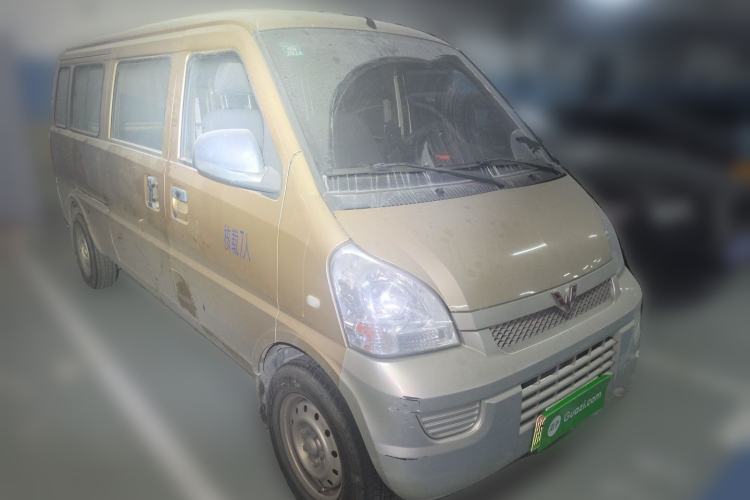 Used Wuling Rongguang EV 2020 Basic Version 7-Seater 300 km Front Right 45 Deg